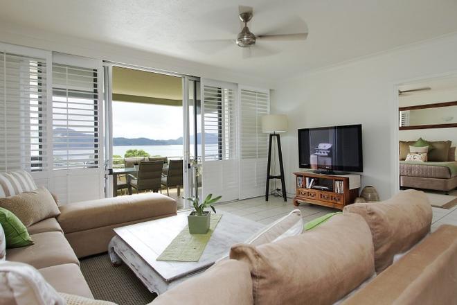 You will love the position of the beautiful Lagoon apartments - directly opposite the beach! © Kristie Kaighin http://www.whitsundayholidays.com.au